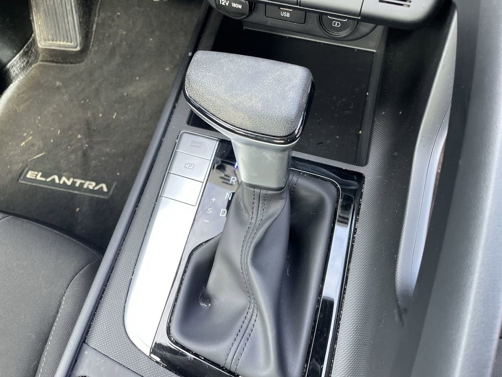 Used 2023 Hyundai Elantra SEL image 24