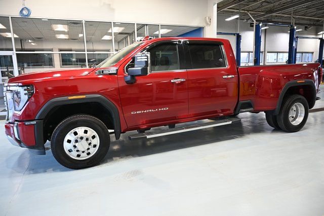 Used 2024 GMC Sierra 3500 Denali image 10