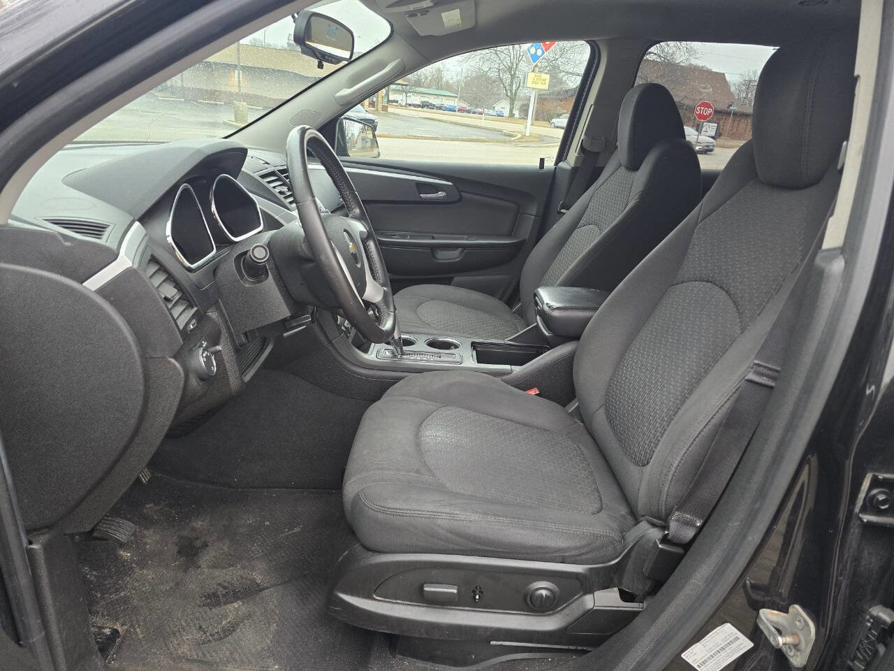 Used 2011 Chevrolet Traverse LT image 16