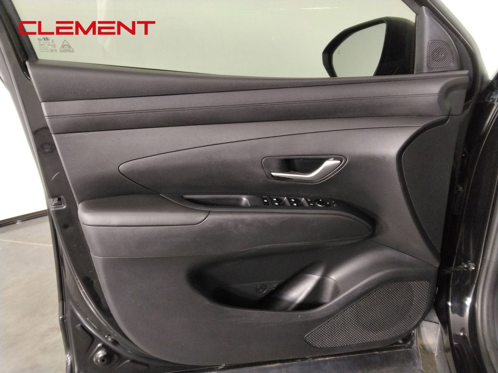 Used 2025 Hyundai Santa Cruz SE FWD image 22