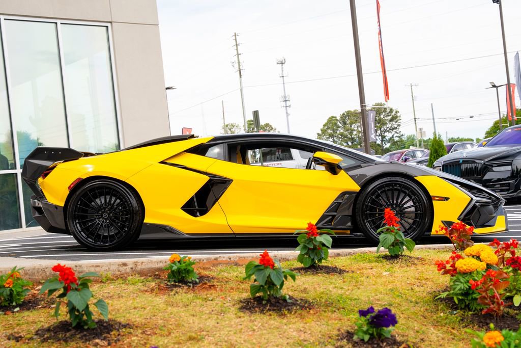Used 2024 Lamborghini Revuelto AWD/4WD image 15