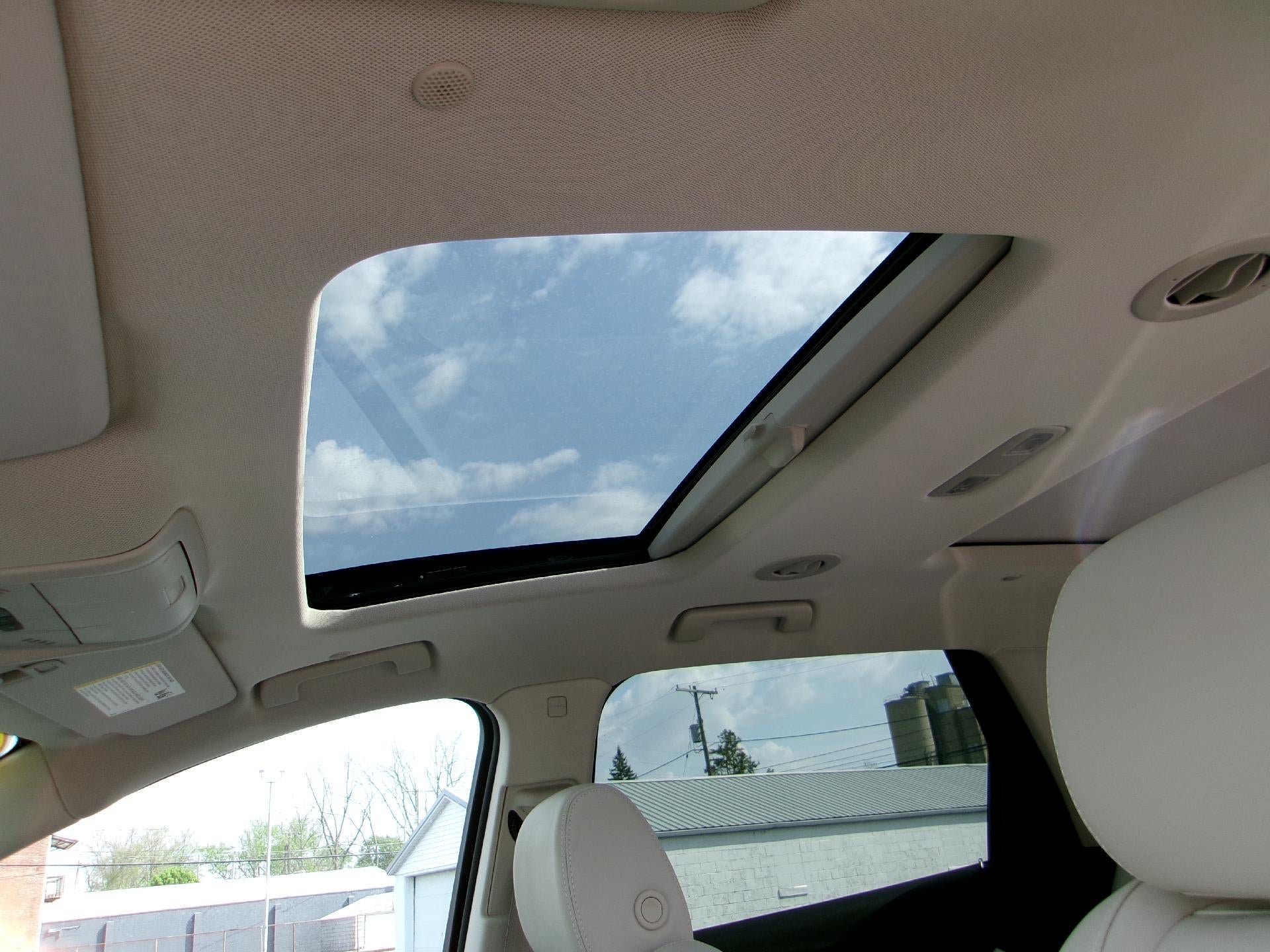 Used 2023 Buick Enclave Essence w/ Experience Buick Package FWD image 9