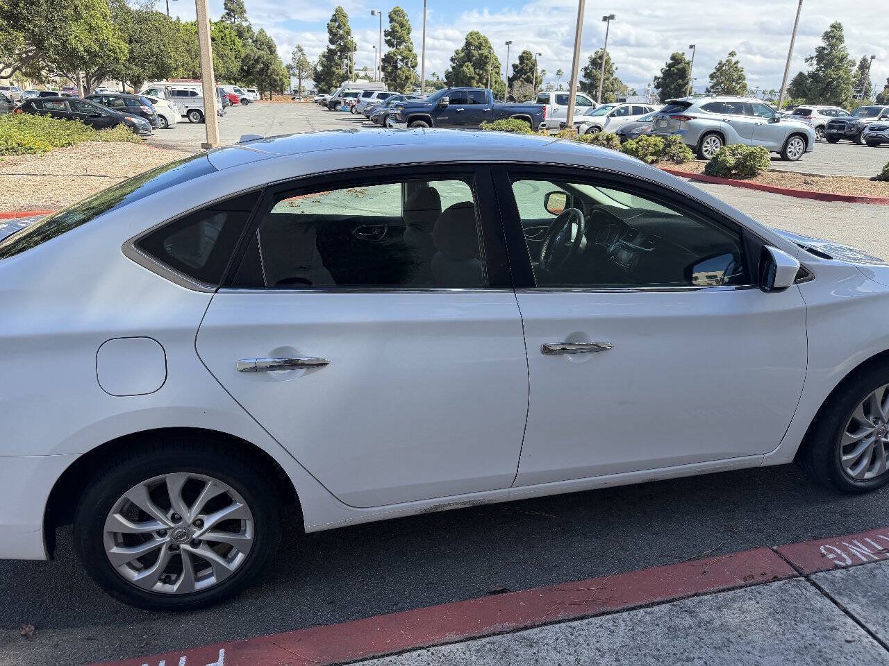 Used 2018 Nissan Sentra SV FWD image 4
