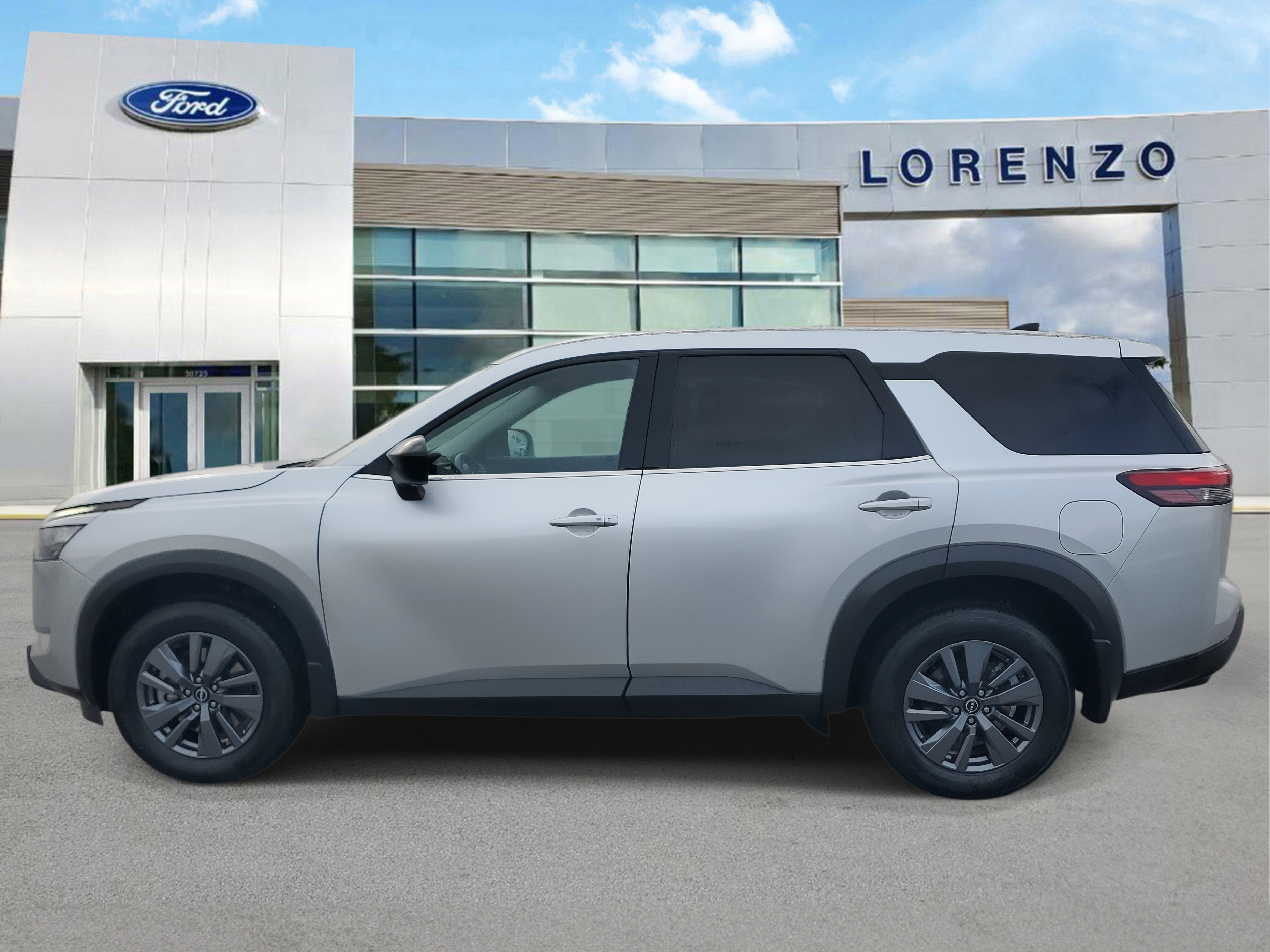 Used 2024 Nissan Pathfinder S image 8