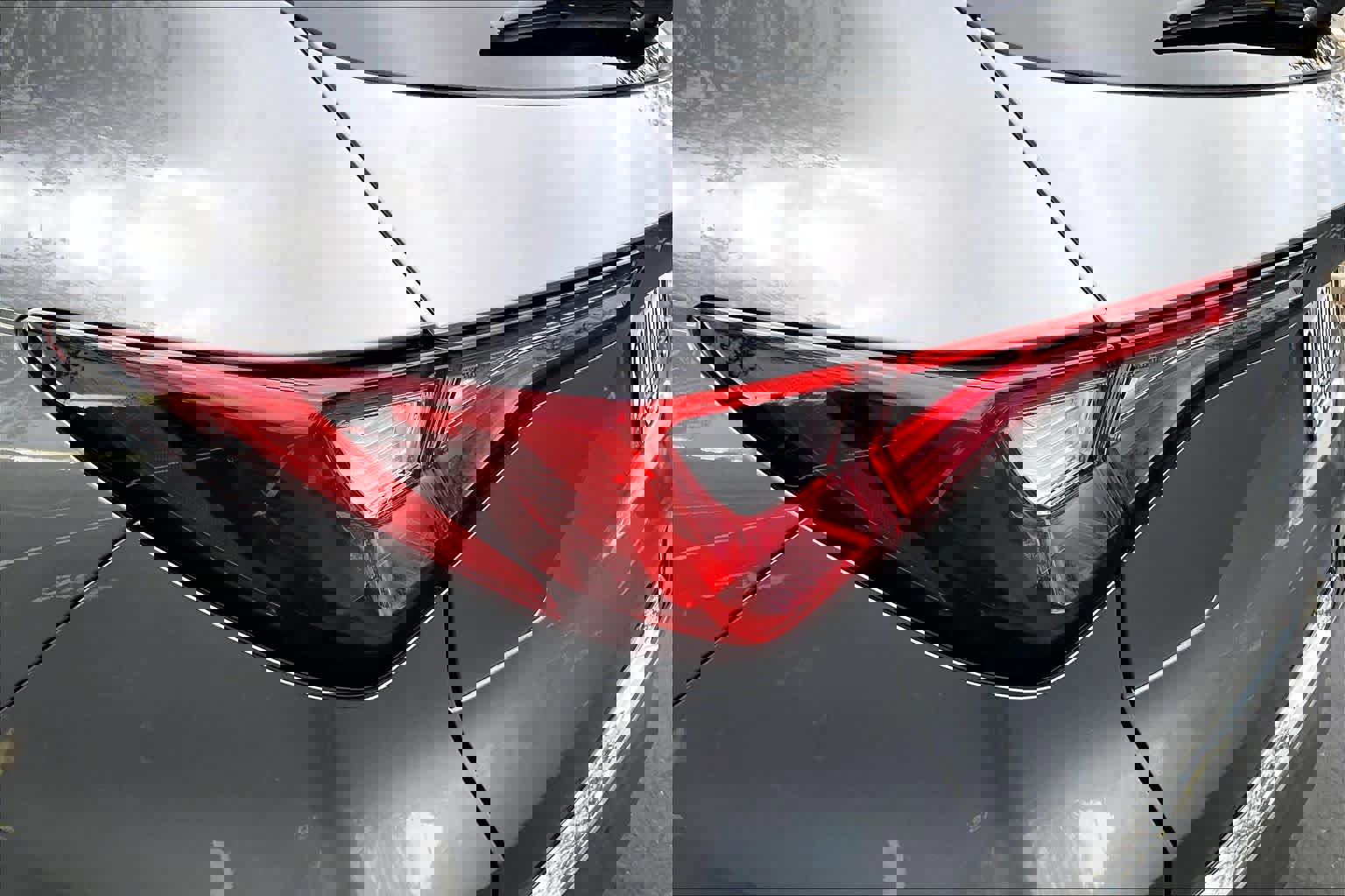 Used 2024 Acura MDX SH-AWD w/ Technology Package image 31