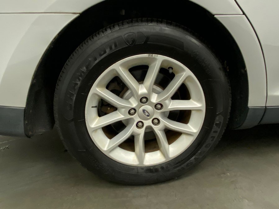 Used 2013 Ford Taurus SE image 15