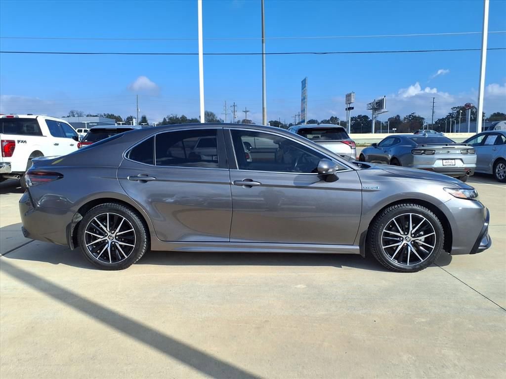 Used 2021 Toyota Camry SE image 5