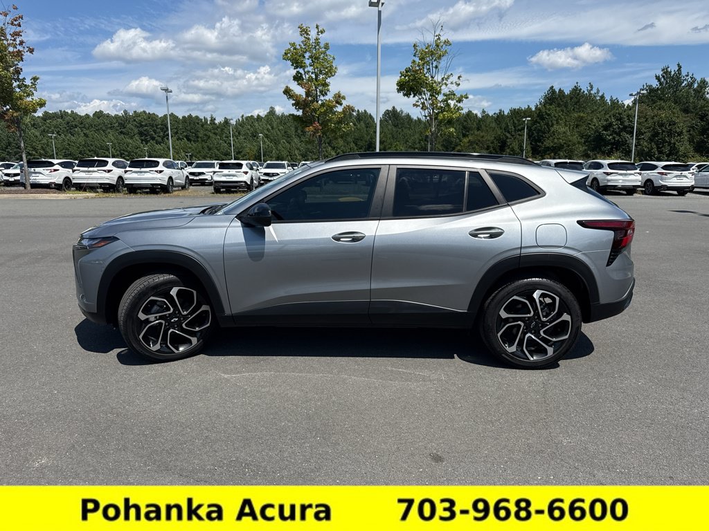 Used 2024 Chevrolet Trax RS w/ Sunroof Package FWD image 4