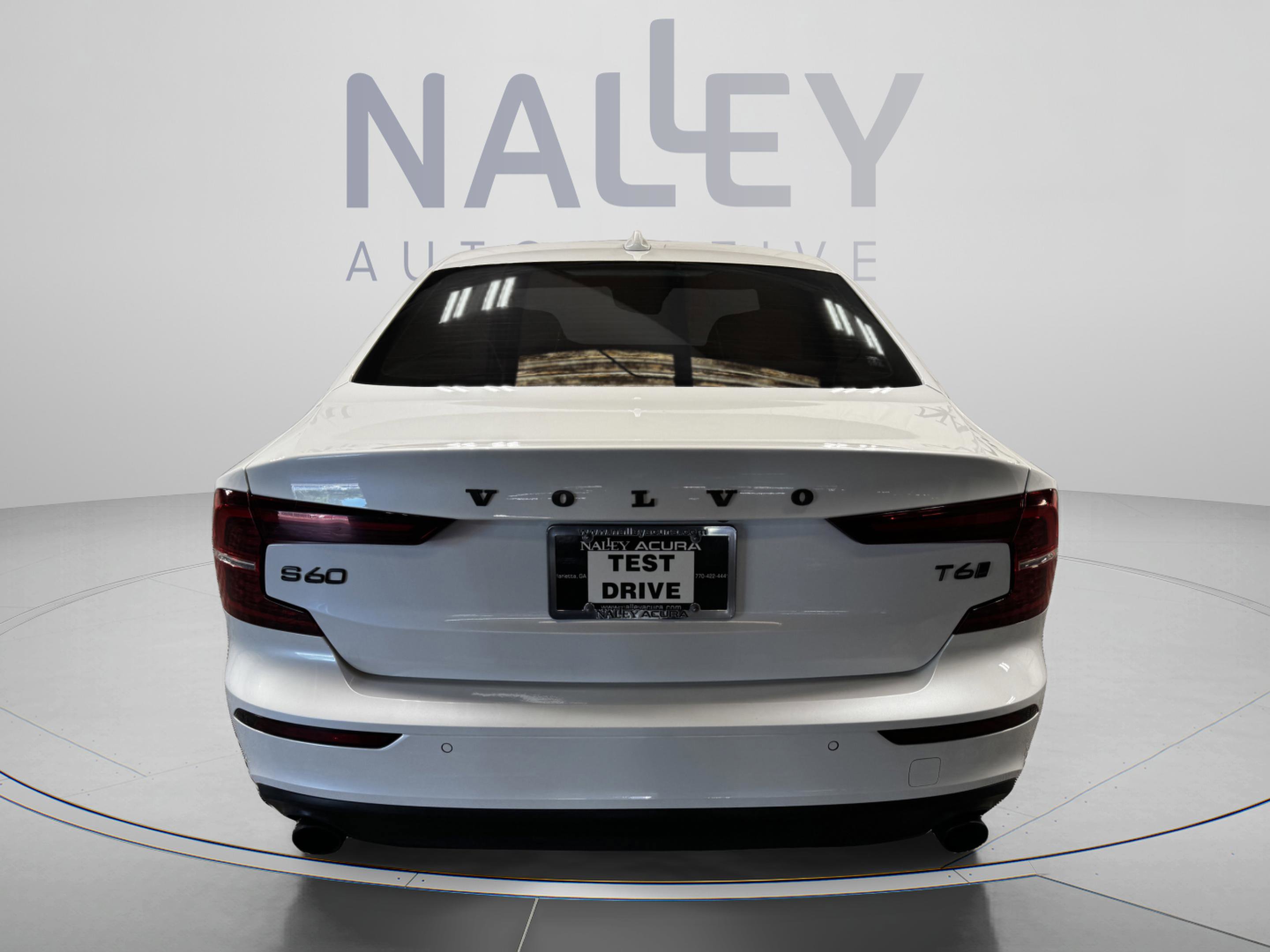 Used 2019 Volvo S60 T6 Momentum w/ Multimedia Package image 4