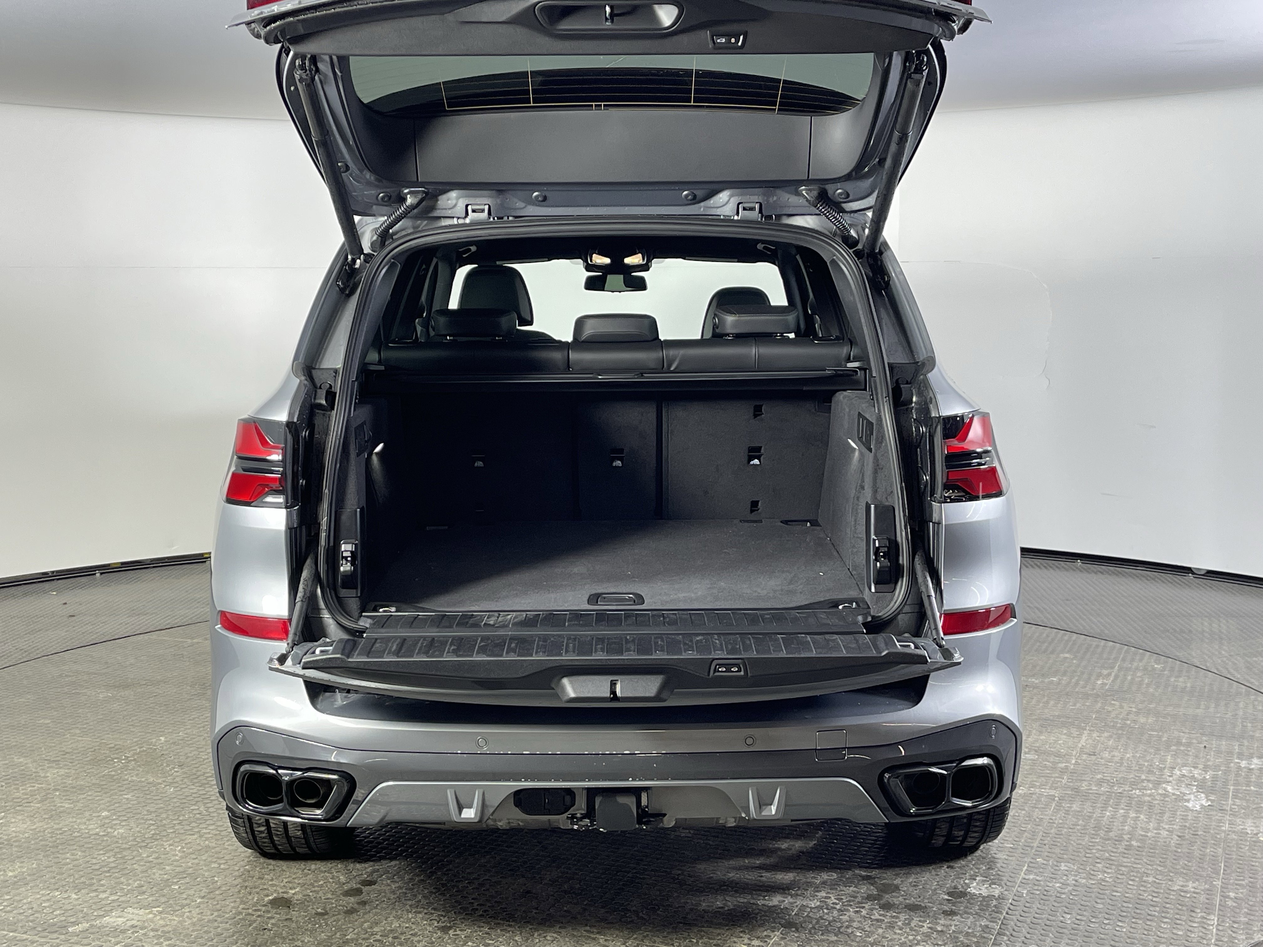 Used 2026 BMW X5 M60i image 8