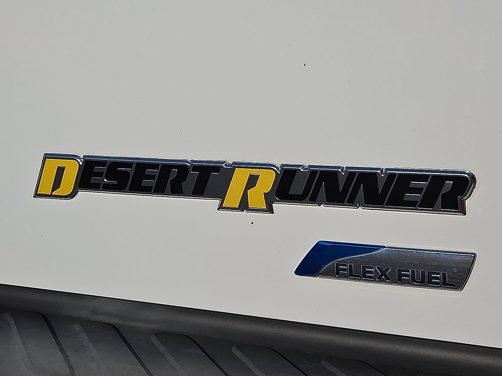 Used 2017 Nissan Frontier Desert Runner RWD image 9