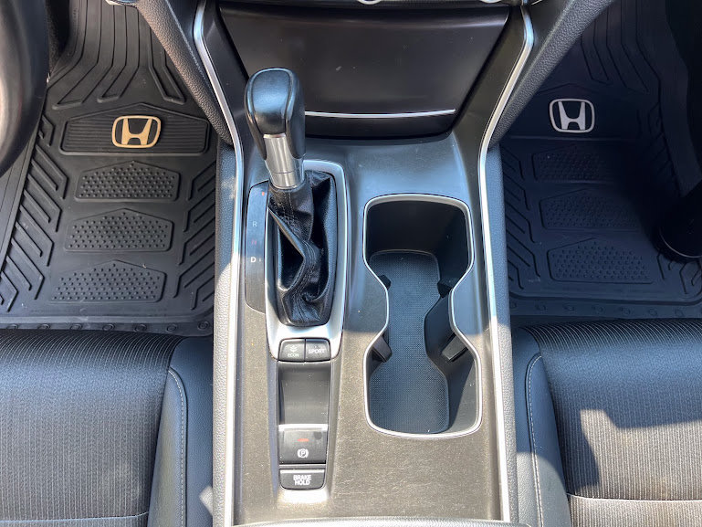 Used 2018 Honda Accord Sport image 19