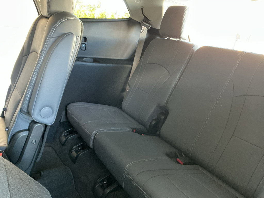 Used 2020 Buick Enclave Essence image 14