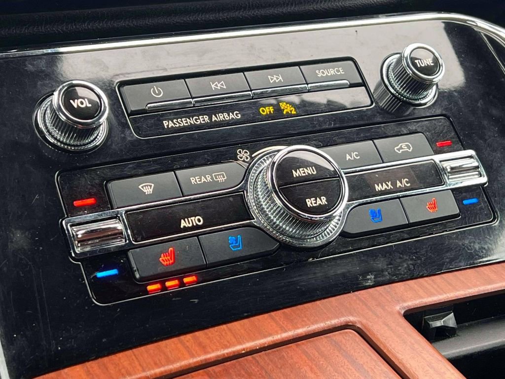 Used 2020 Lincoln Navigator L Reserve w/ Equipment Group 201A Reserve image 33