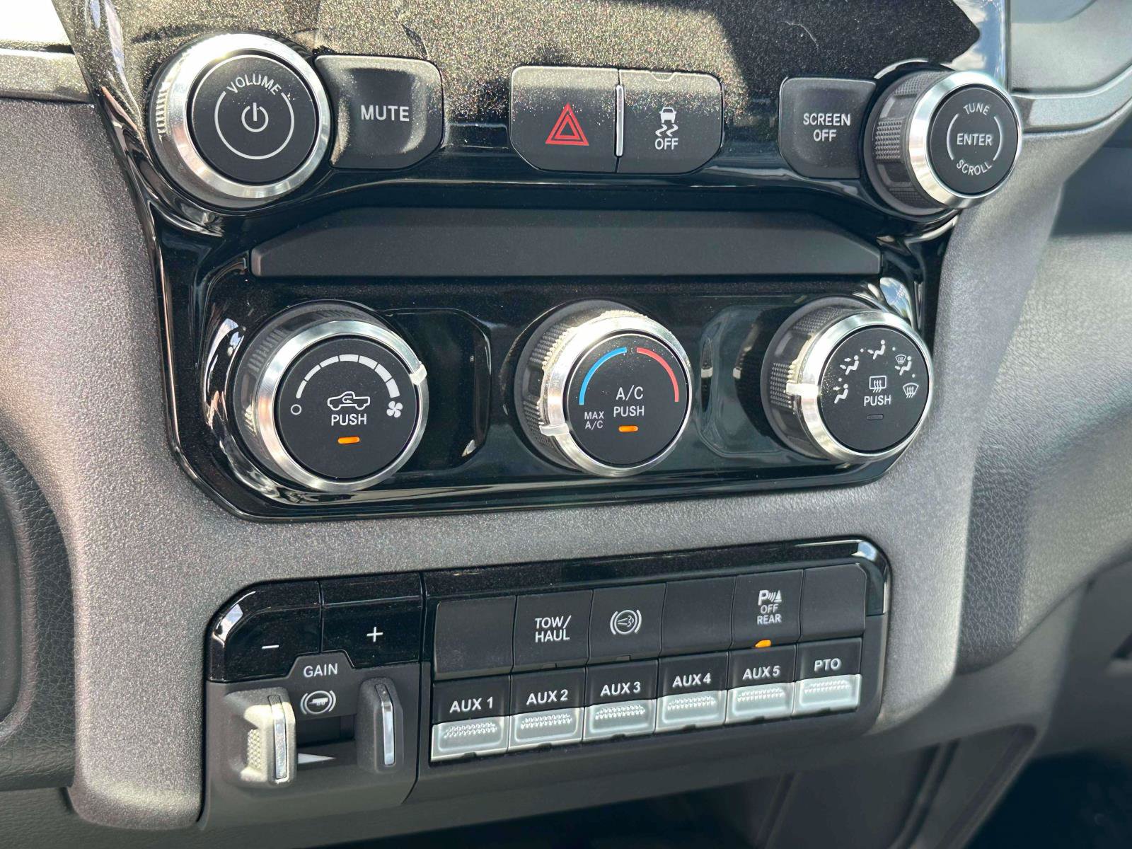 Used 2025 RAM 3500 Tradesman AWD/4WD image 23