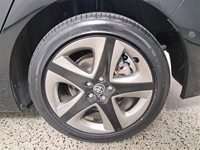 Used 2022 Toyota Prius XLE image 8