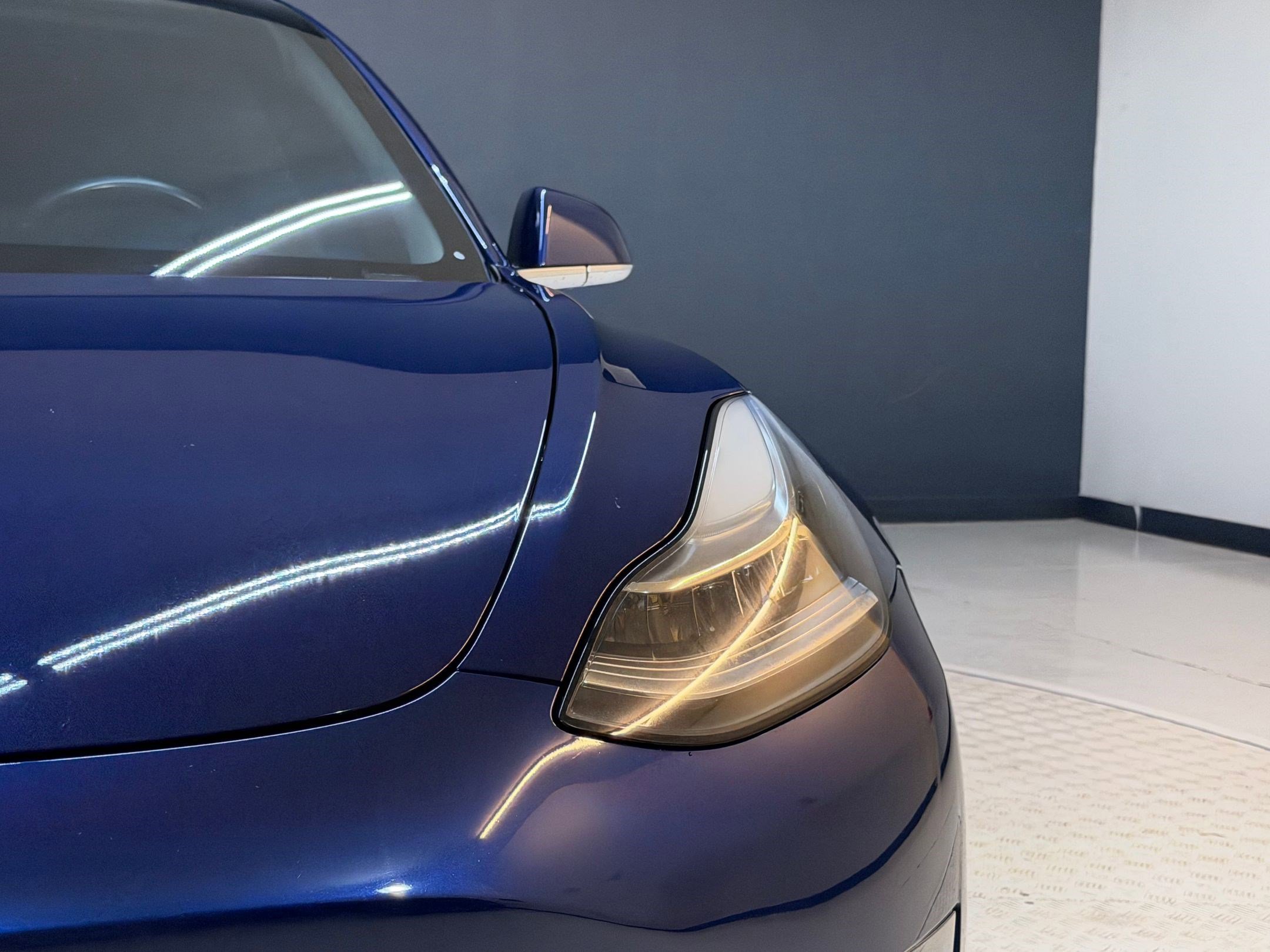 Used 2018 Tesla Model 3 Long Range RWD image 12