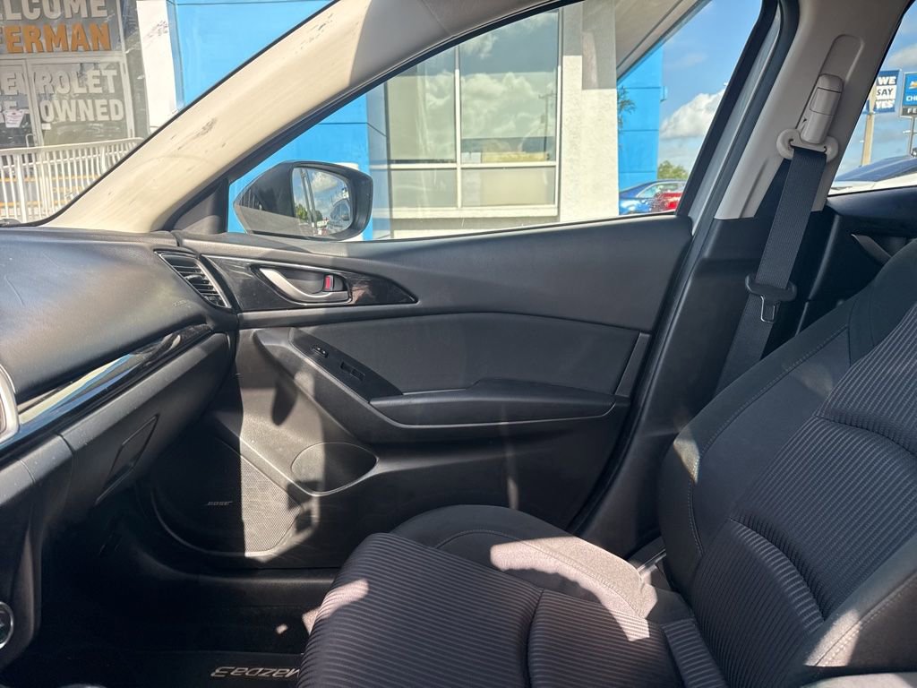 Used 2015 MAZDA MAZDA3 i Touring w/ Technology Package FWD image 17