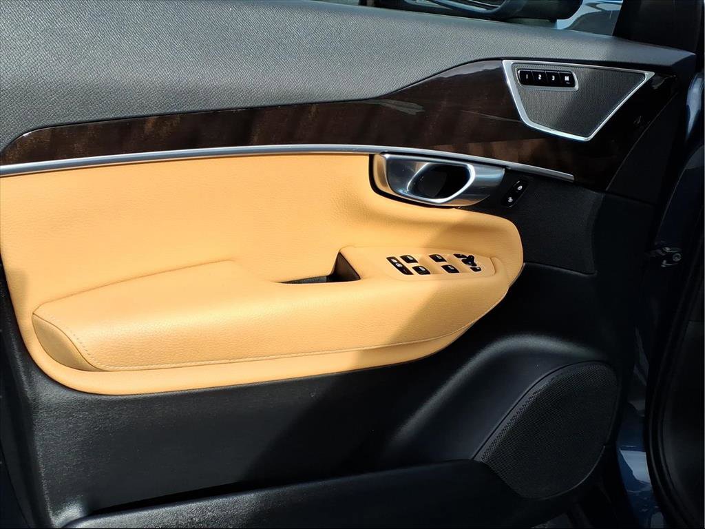 Used 2019 Volvo XC90 T6 Momentum w/ Advanced Package image 6