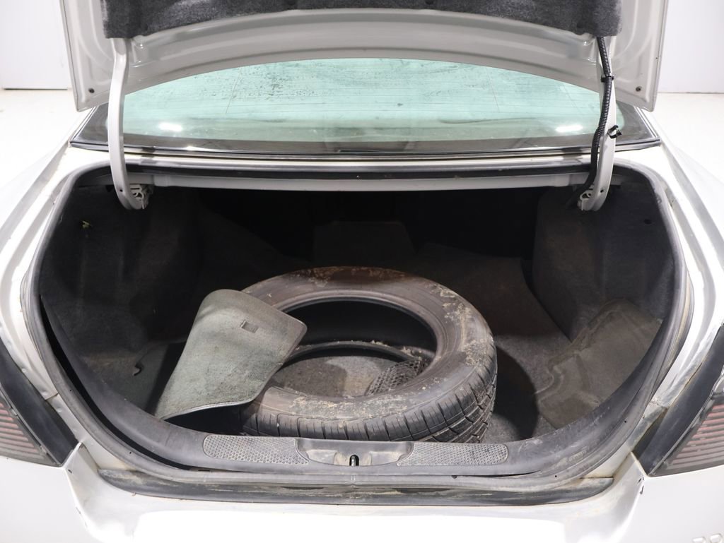 Used 2003 Pontiac Bonneville SE w/ Leather Appointment Package image 21