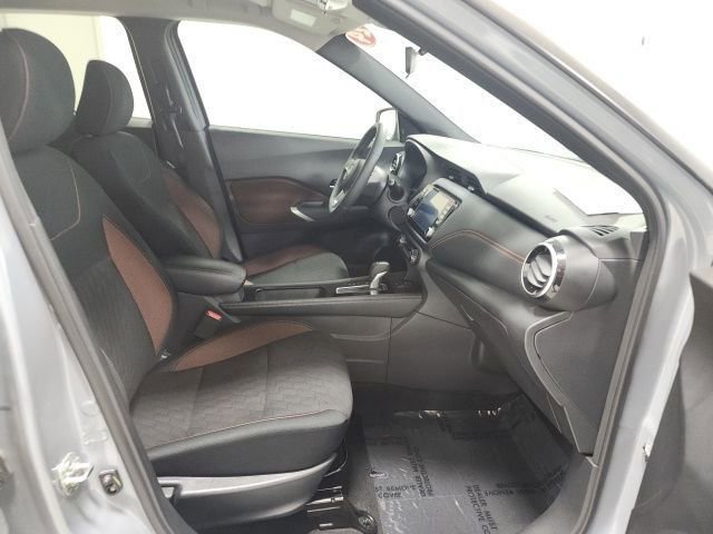 Used 2024 Nissan Kicks SR FWD image 13