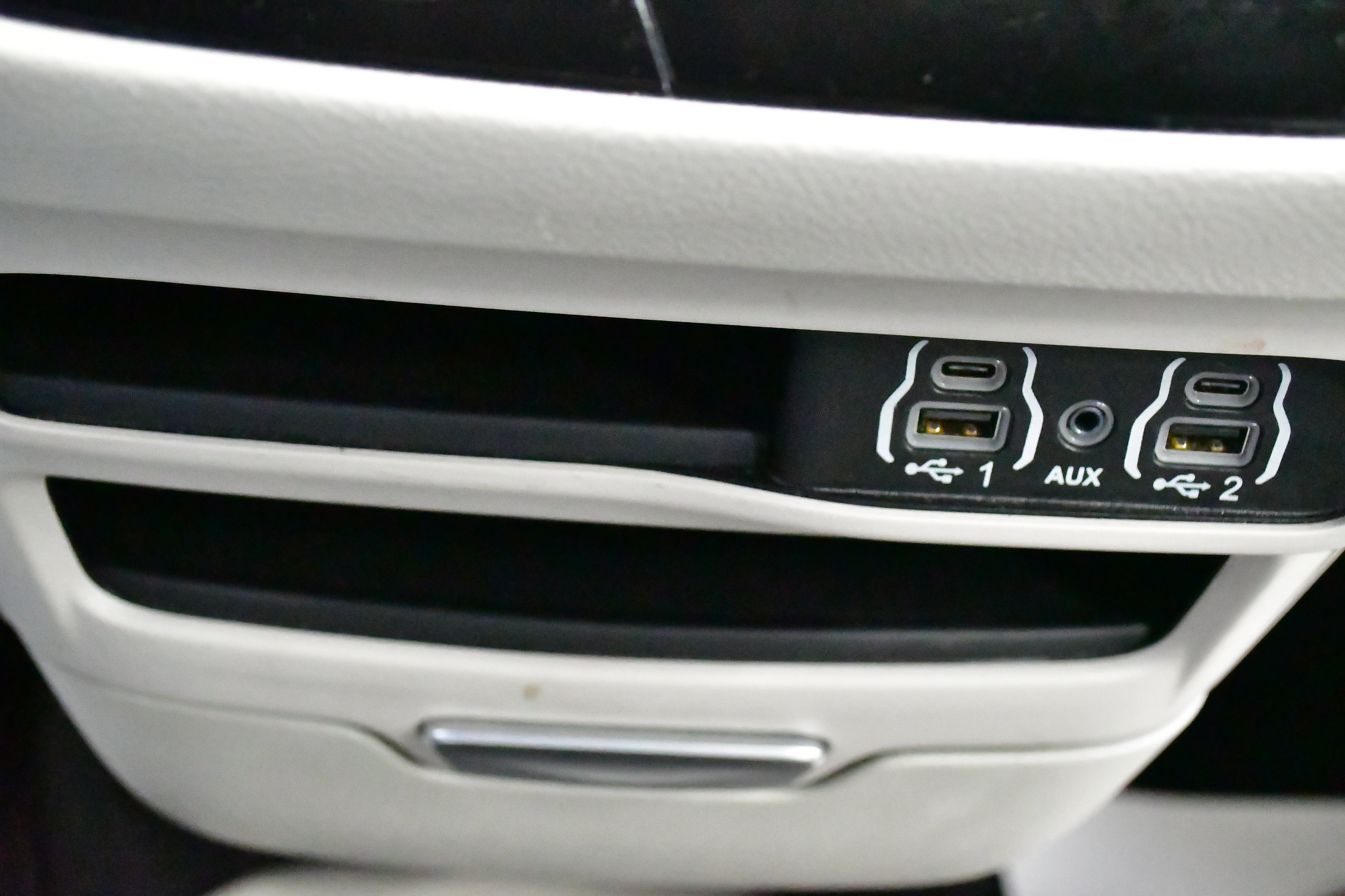 Used 2024 Chrysler Pacifica Touring-L image 63