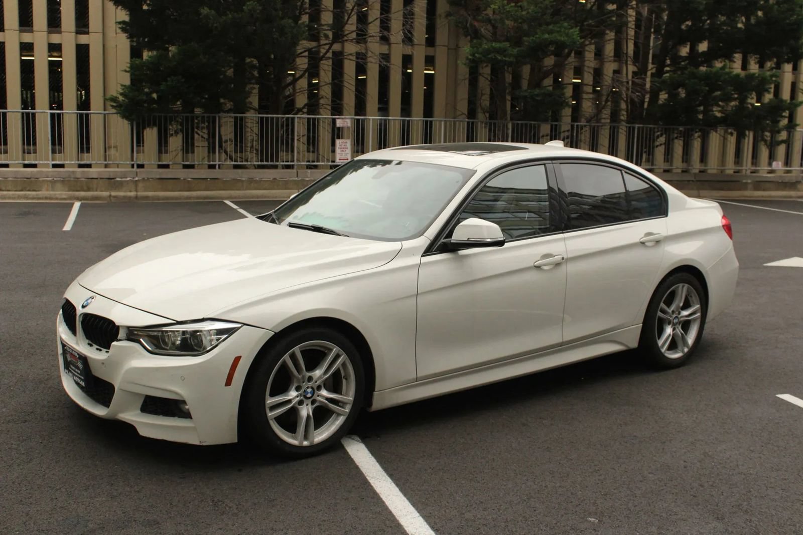 Used 2016 BMW 328i Sedan w/ M Sport Package RWD image 13