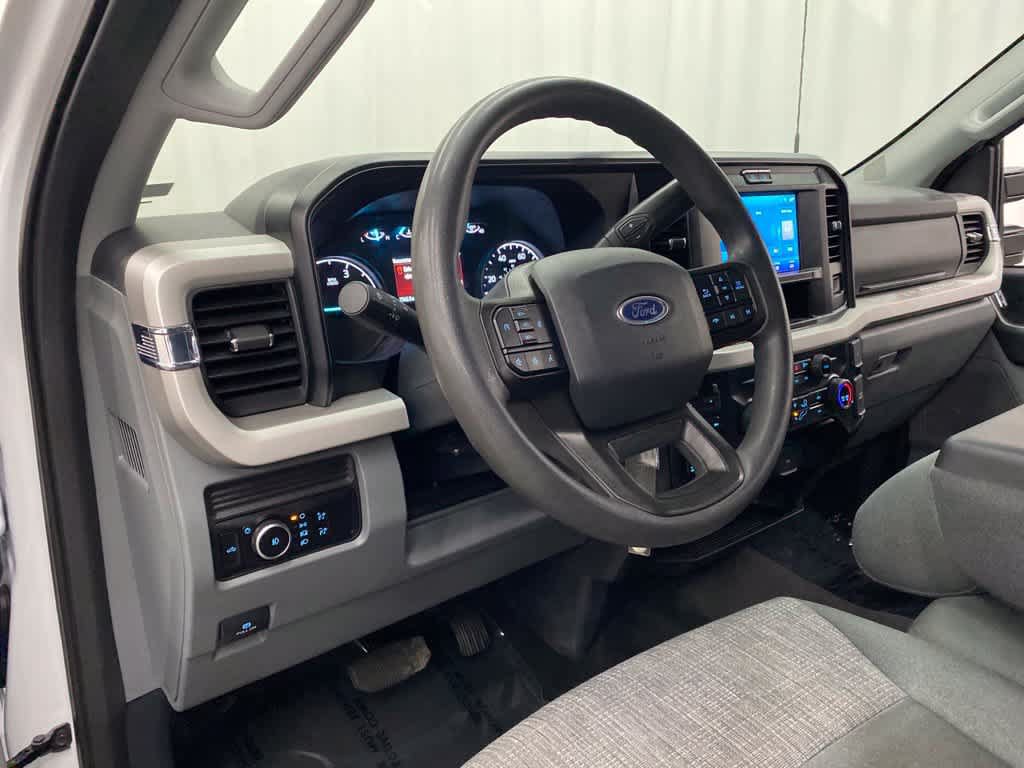Used 2025 Ford F250 XLT w/ FX4 Off-Road Package AWD/4WD image 2