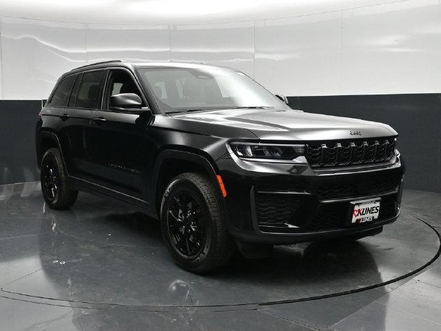 New 2026 Jeep Grand Cherokee Altitude AWD/4WD image 4