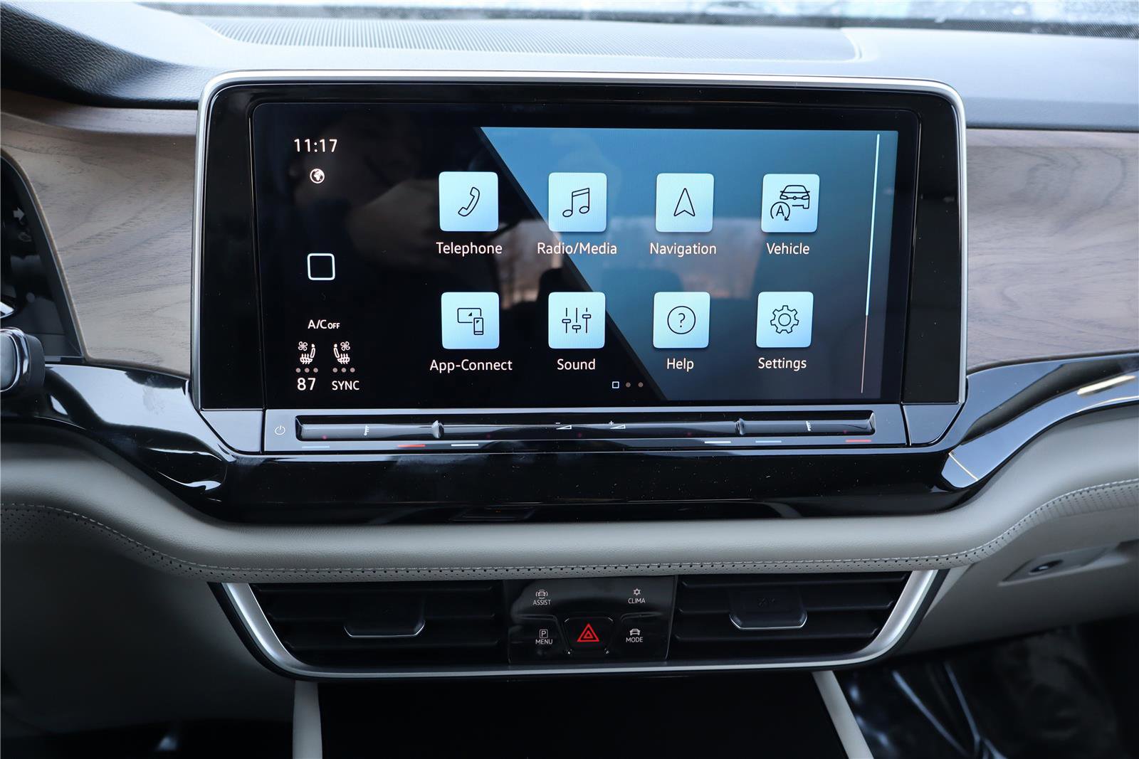 New 2026 Volkswagen Atlas SE image 18