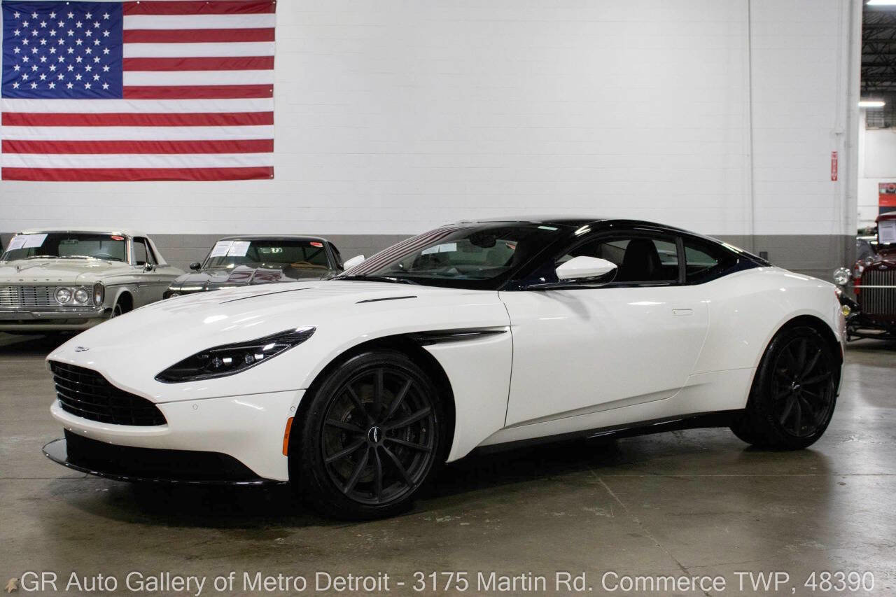 Used 2019 Aston Martin DB11 AMR image 1