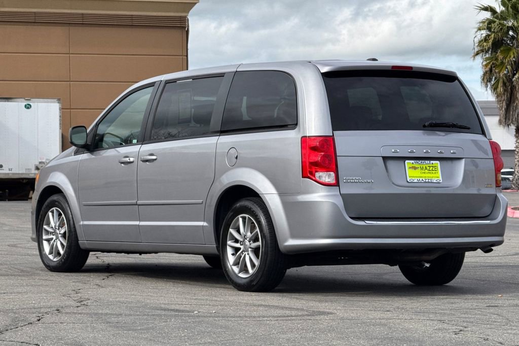Used 2016 Dodge Grand Caravan SE image 3