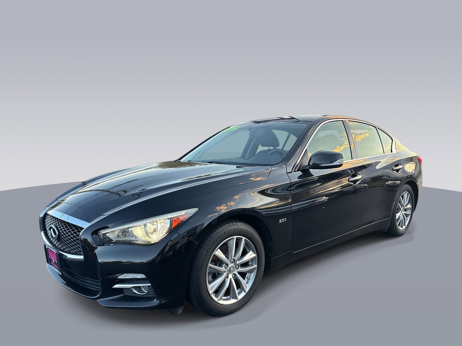 Used 2017 INFINITI Q50 Premium w/ 2.0T Premium Plus Package image 4