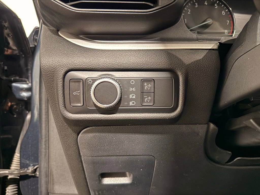 Used 2022 Ford Explorer XLT image 16