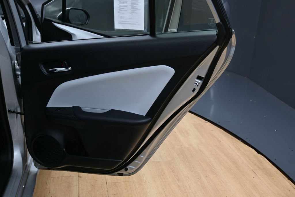 Used 2022 Toyota Prius LE FWD image 32