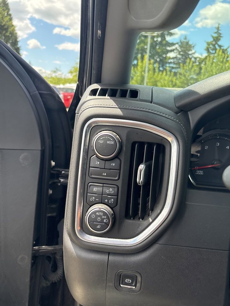 Used 2022 Chevrolet Silverado 3500 LT w/ Convenience Package AWD/4WD image 11