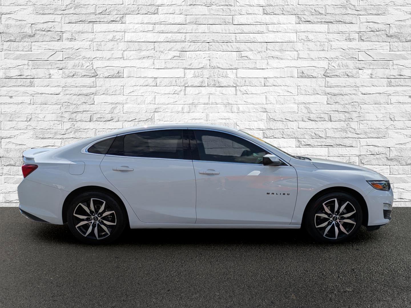 Used 2023 Chevrolet Malibu RS FWD image 5