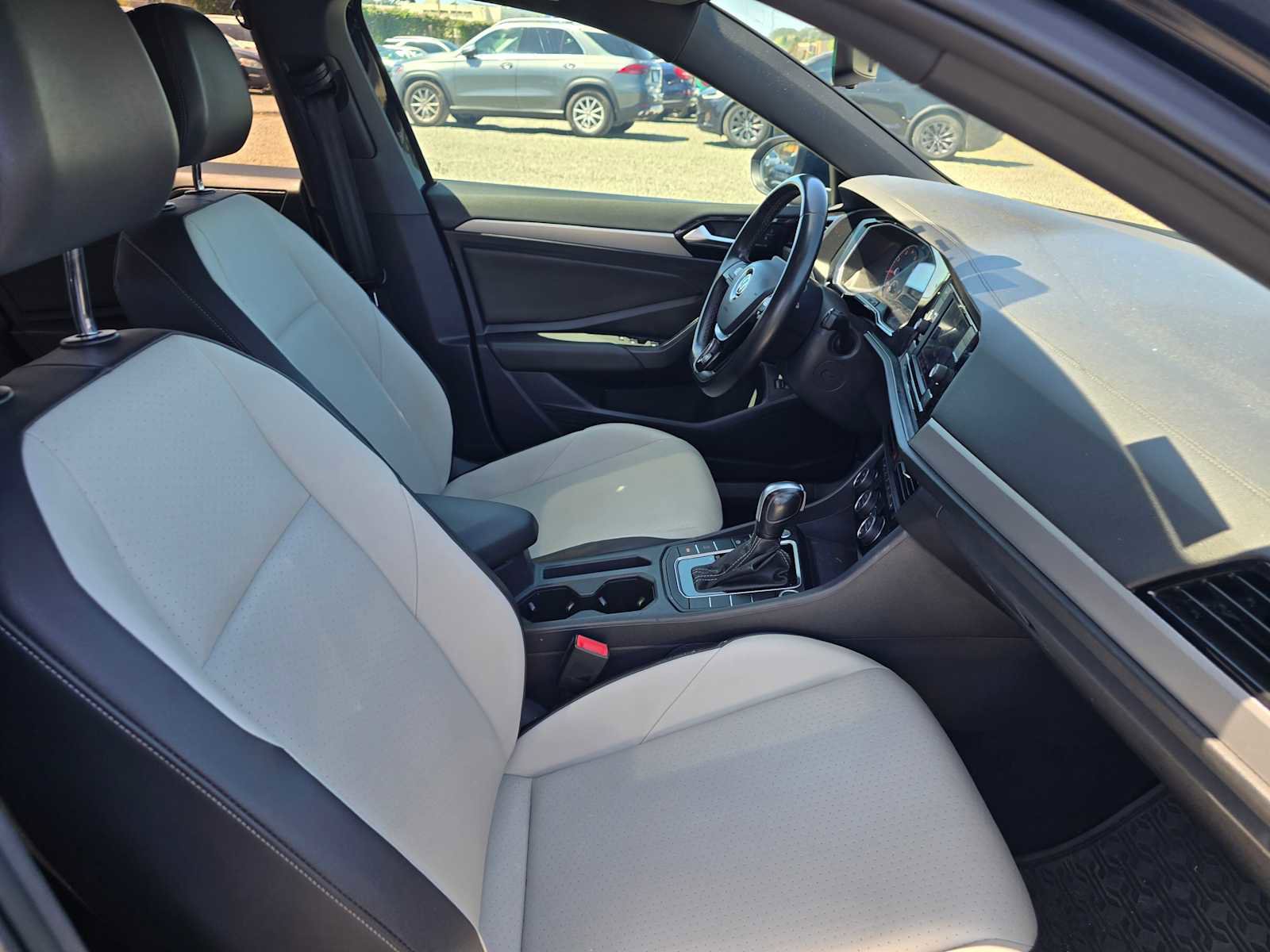 Used 2020 Volkswagen Jetta R-Line image 3