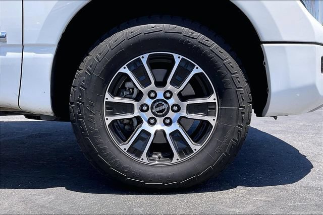 Used 2023 Nissan Titan SV AWD/4WD image 8
