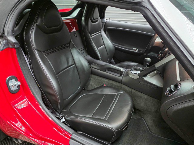 Used 2006 Pontiac Solstice Convertible w/ Premium Package RWD image 17