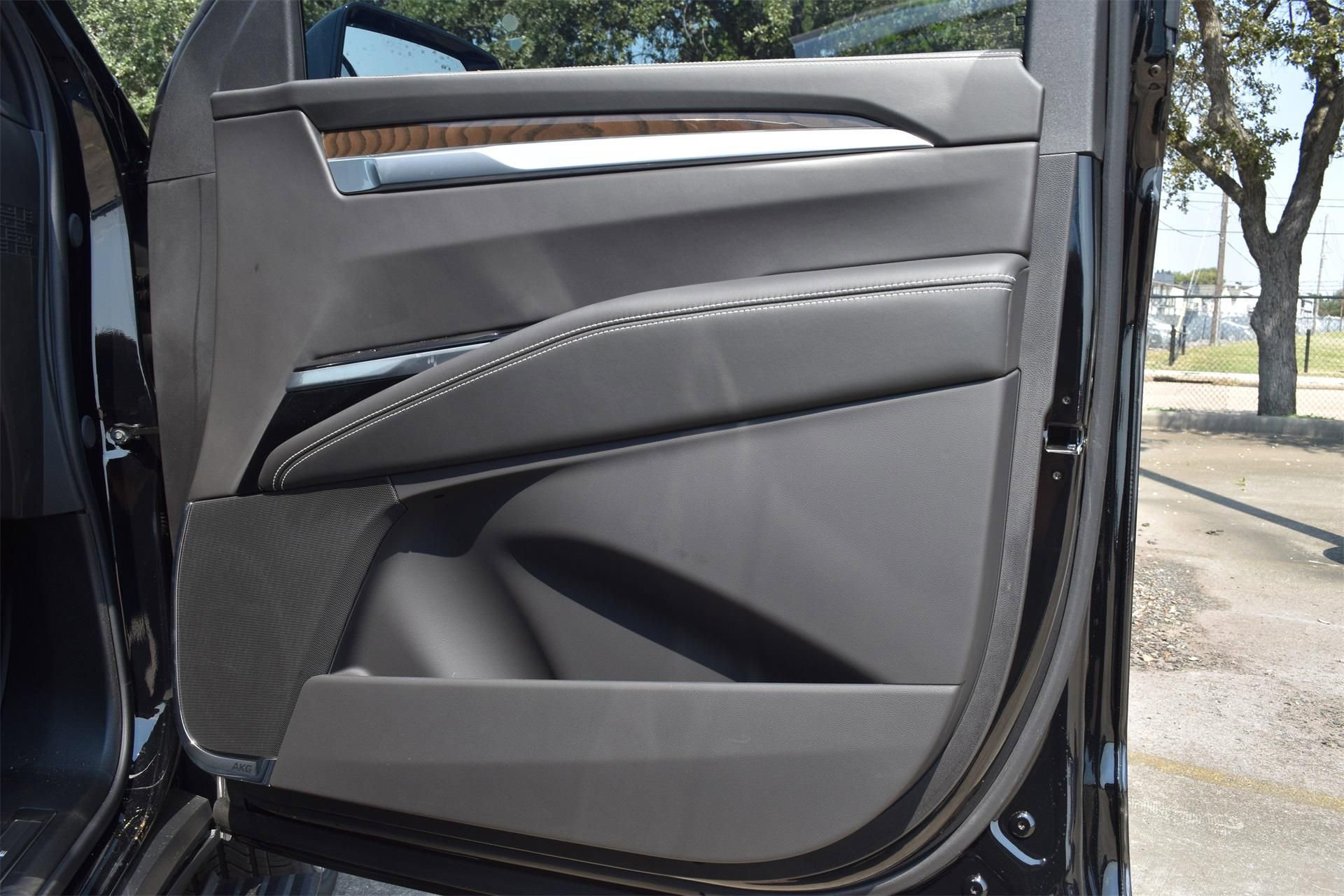 New 2025 Cadillac Escalade Premium Luxury Platinum w/ LPO, Floor Liner Package image 29