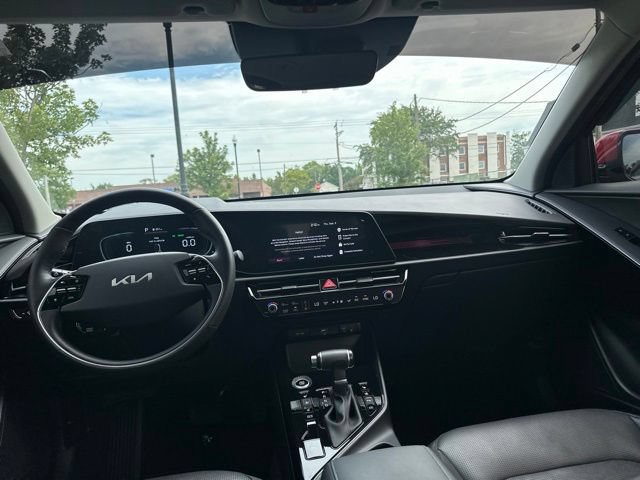 Certified 2024 Kia Niro FWD image 3