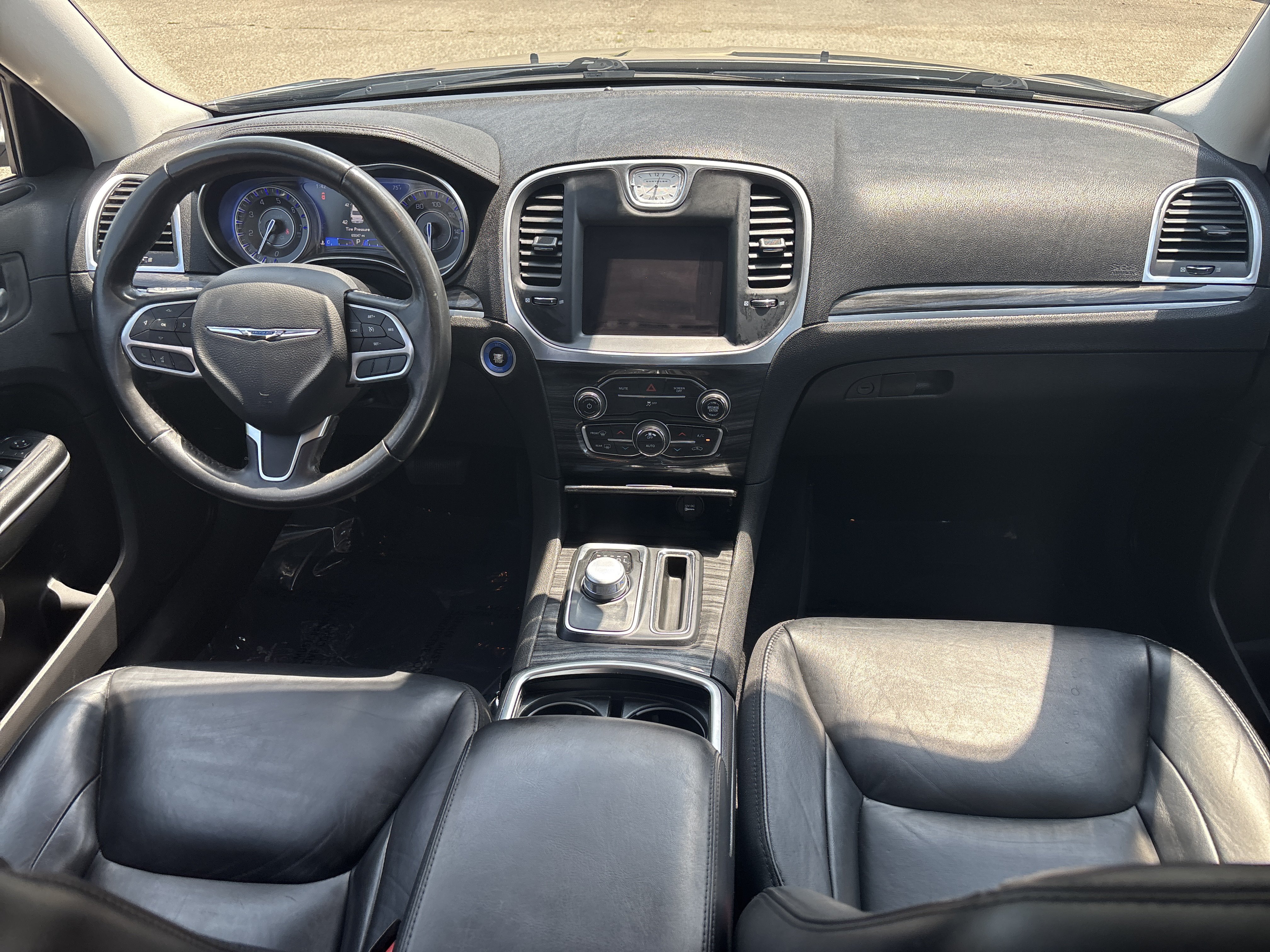 Used 2020 Chrysler 300 Touring L w/ Value Package RWD image 18