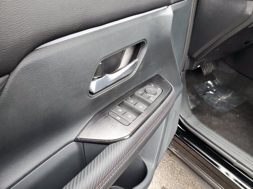New 2026 Nissan Kicks SR w/ SR Premium Package FWD image 16