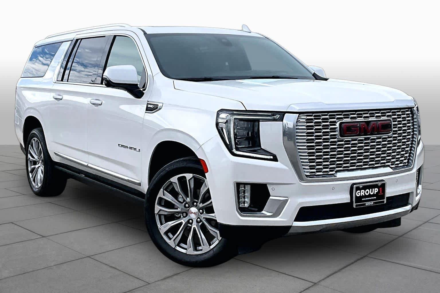Used 2021 GMC Yukon XL Denali w/ LPO, Illumination Package AWD/4WD image 3