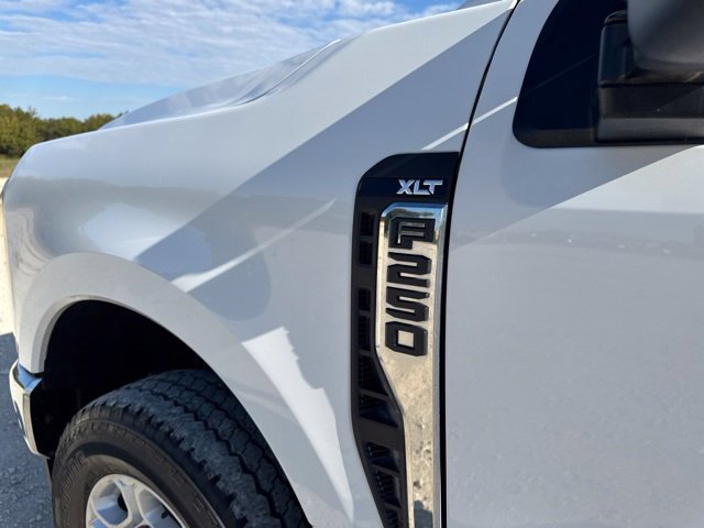 Used 2025 Ford F250 XLT w/ FX4 Off-Road Package AWD/4WD image 8