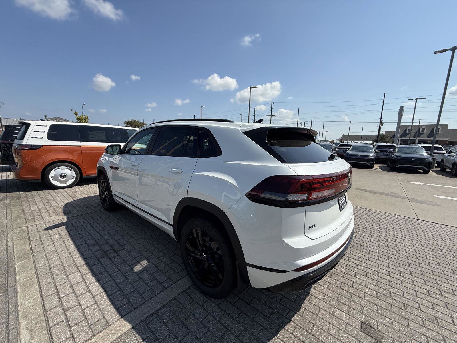 New 2026 Volkswagen Atlas Cross Sport SEL R-Line image 7