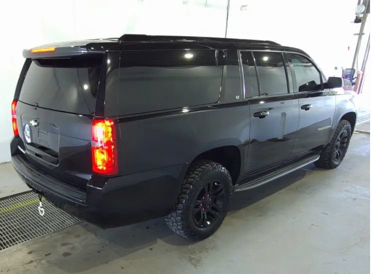 Used 2015 Chevrolet Suburban LT w/ Luxury Package AWD/4WD image 2