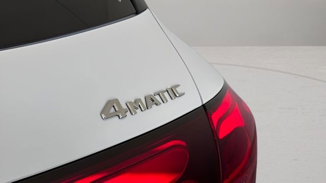 Used 2024 Mercedes-Benz GLC 300 4MATIC image 16