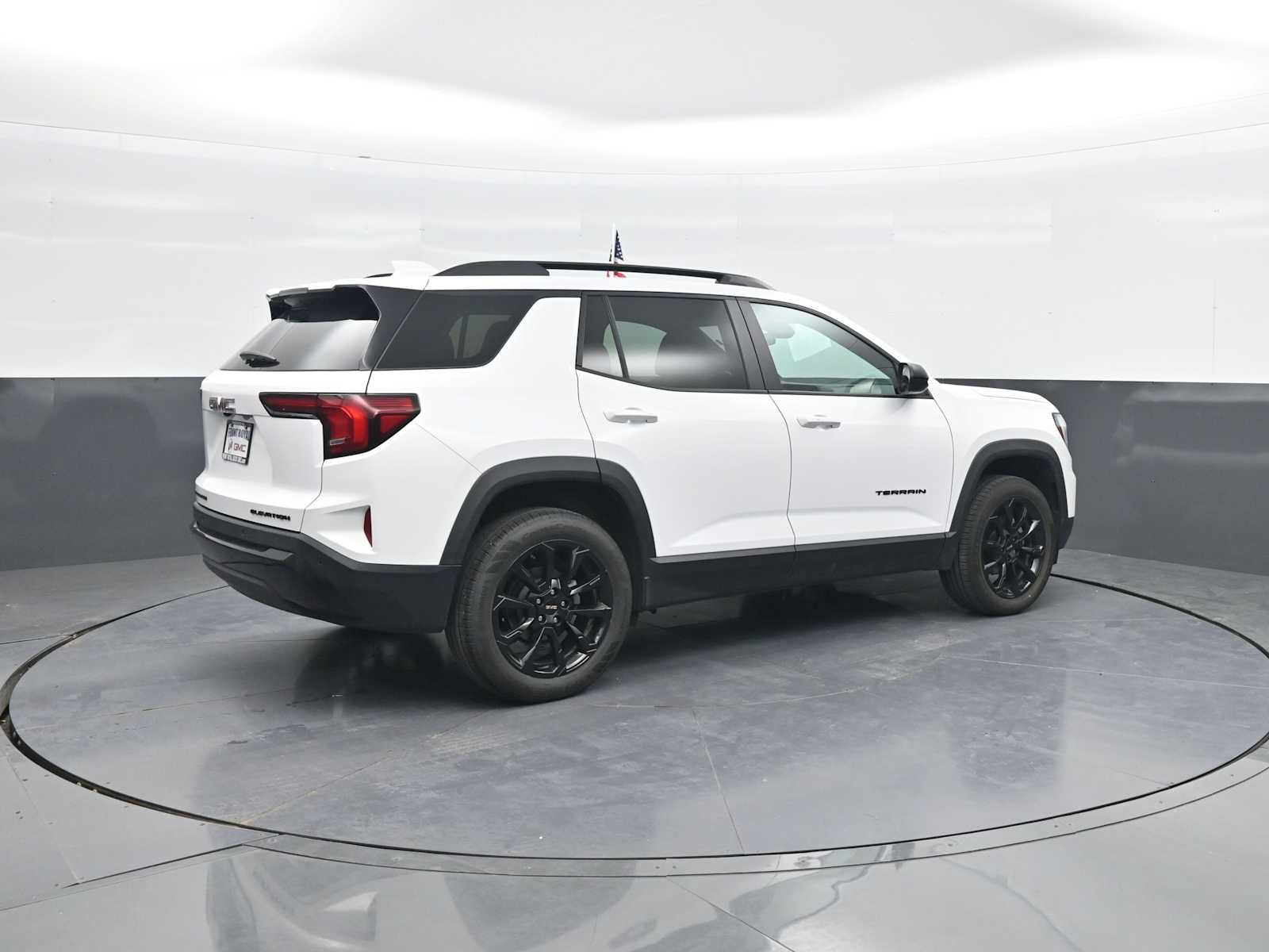 Used 2026 GMC Terrain Elevation w/ Elevation Premium Package AWD/4WD image 8